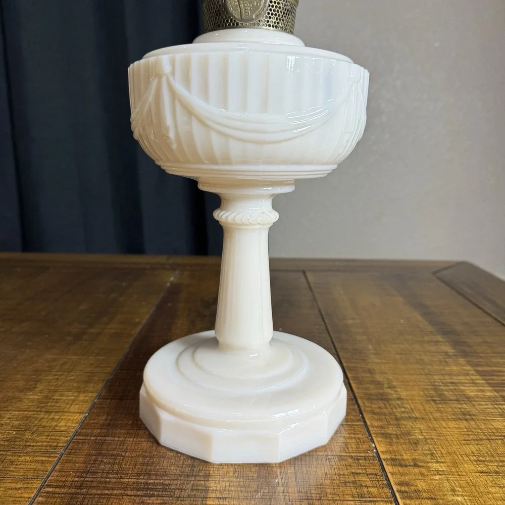 Aladdin Tall Lincoln‎ Drape Alacite Uranium Glass Oil Lamp Model B Vintage 1940s